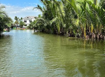vietnam/hoi-an/landmark/lang-dua-xanh-coconut-basket-boat-tour