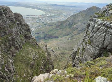 south-africa/table-mountain-national-park/landmark/table-mountain-hiking-tours