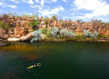 australia/top-end/landmark/adventure-tours-australia-red-centre-tours-top-end-tours-west-coast-tours-tasmania-tours