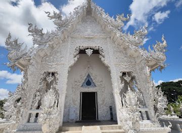 thailand/cardamom-mountains/landmark/wat-rong-khun-white-temple