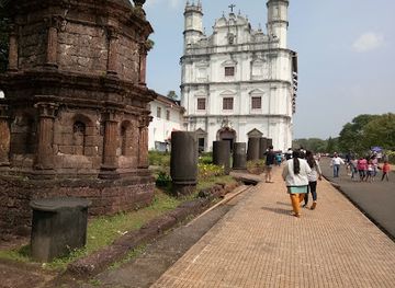 india/goa/landmark/mill-stones-of-gun-powder-factory