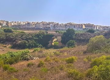 malta/marsamxett-harbour/landmark/exit-from-railway