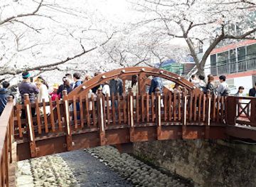 south-korea/gwandong-region/landmark/yeojwacheon-stream