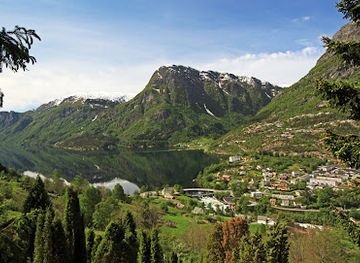 norway/trolltunga/landmark/einarhaug