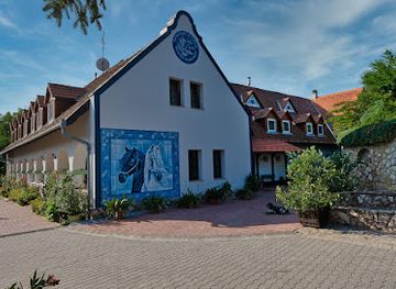 hungary/western-transdanubia/landmark/szel-fiai-fogado-cellarium-prisztoka-pinceszet