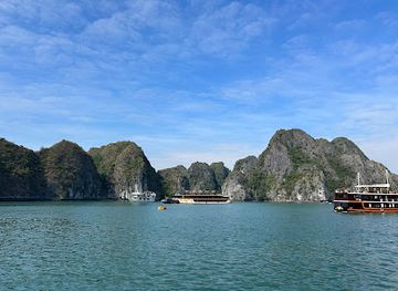 vietnam/ha-long-bay/landmark/peony-cruises-ha-long