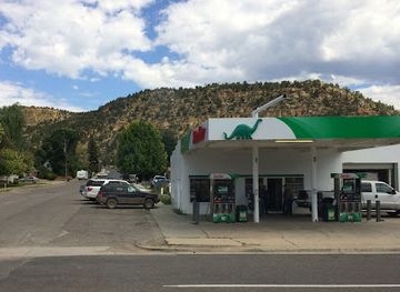 utah/mt-carmel/landmark/sinclair-gas-station