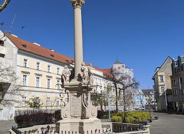 slovakia/hont/landmark/plague-column