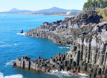 south-korea/jeju-city/jungmun/landmark/jusangjeollidae