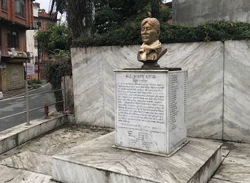 nepal/patan/landmark/arun-thapa-statue