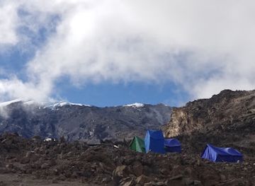 tanzania/kilimanjaro-region/landmark/kilimanjaro-trekking-mate