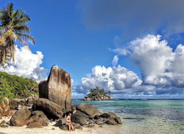 seychelles/mahe-island/landmark/anse-royale-beach
