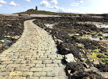guernsey/lihou/landmark/lihou-island