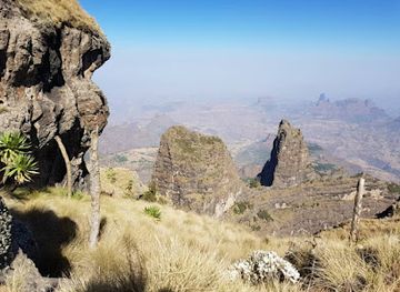 ethiopia/simien-mountains-national-park/landmark/simien-mountains-tour-smt-nur