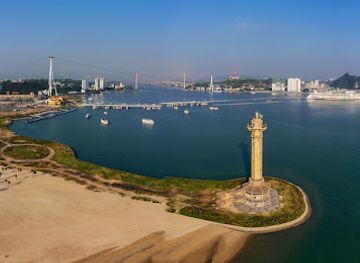 vietnam/ha-long/bai-chay/landmark/bai-chay-lighthouse
