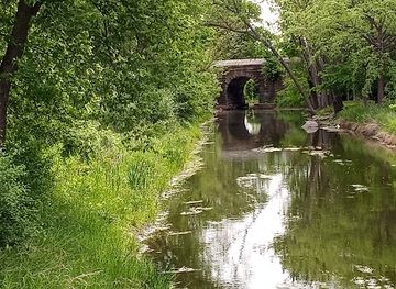 wisconsin/madison/landmark/wingra-creek-stone-arch-bridge