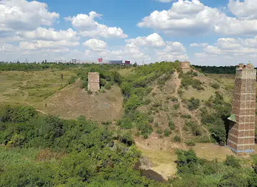 Red Bridge (ruins)