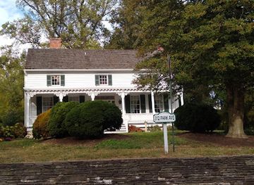 virginia/northern-virginia/landmark/cherry-hill-farmhouse