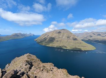 faroe-islands/miovagur/landmark/klakkur