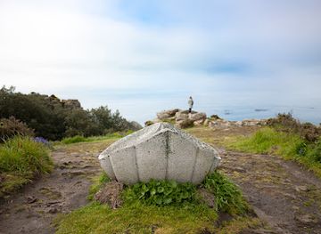 jersey/saint-brelade/landmark/memorial-stone