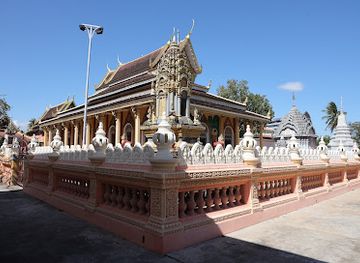 cambodia/battambang/sangkat-svay-por/landmark/wat-kandal