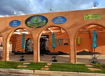 nevada/boulder-city/landmark/haunted-flying-saucer