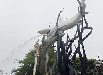indonesia/surabaya/landmark/surabaya-submarine-monument