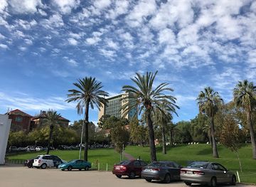 australia/adelaide/north-adelaide/landmark/adelaide-rifle-walkway