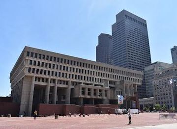 kansas/lawrence/landmark/city-hall-plaza