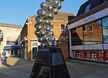 united-kingdom/windsor/landmark/monument-commemorating-the-diamond-jubilee