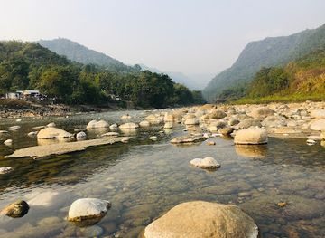 bangladesh/jaflong/landmark/bisanakandi-tourist-spot