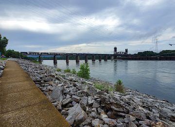 tennessee/chattanooga-riverfront/landmark/tennessee-riverpark-fishing-park