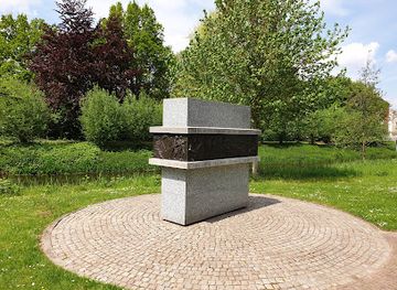 netherlands/dutch-coast/landmark/monument-to-the-dutch