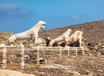 greece/mykonos/landmark/terrace-of-the-lions