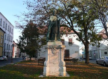 hungary/northern-hungary/landmark/statue-of-pope-innocent-xi
