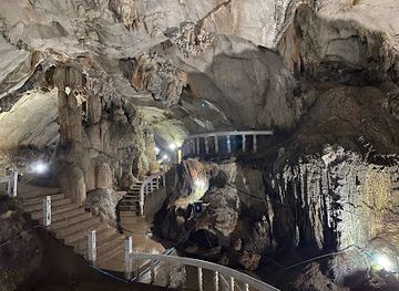 laos/vientiane-province/landmark/tham-chang