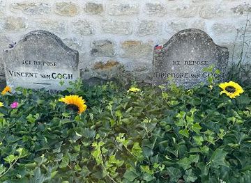 france/paris/landmark/auvers-sur-oise-cemetery