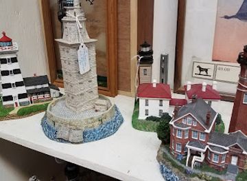 new-hampshire/keene/landmark/puggy-s