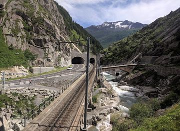 switzerland/andermatt/landmark/teufelsbrucke
