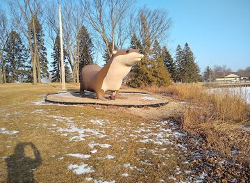 minnesota/otter-tail-lakes-country/landmark/otto-the-otter