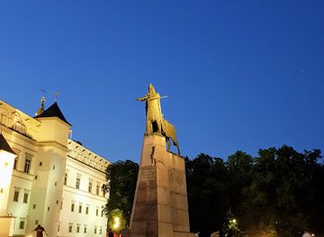 lithuania/vilnius-region/landmark/monument-to-grand-duke-gediminas