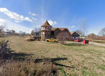 missouri/sedalia/landmark/fork-in-the-road-sedalia-mo-usa