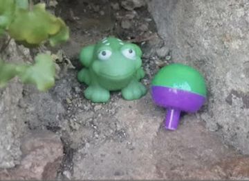 jersey/gorey-harbour/landmark/the-gorey-wall-of-toys