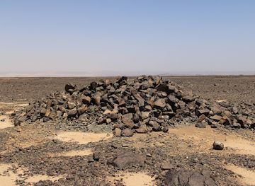 saudi-arabia/al-ula/landmark/mounds-and-tumbs