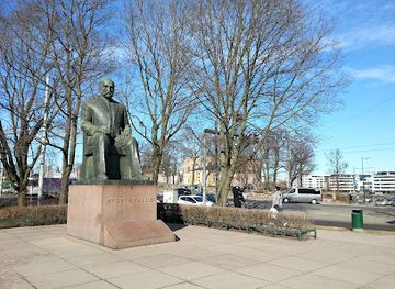 finland/helsinki/kallio/landmark/kyosti-kallio-statue
