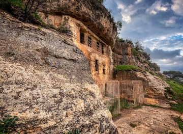 jordan/amman/landmark/muallaqat-al-dayr