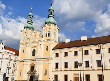 czechia/hradec-kralove/landmark/church-of-the-assumption-of-the-virgin-mary