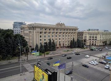 ukraine/sloboda-ukraine/landmark/svobody-square
