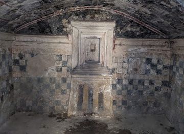 egypt/alexandria/anfoushi/landmark/anfushi-tombs