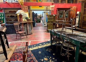 new-york/hudson/landmark/the-antique-warehouse-hudson-ny